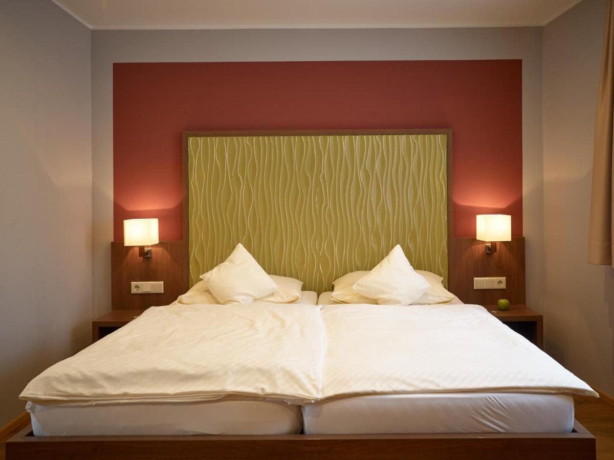 Gaestehaus Ressler Harxheim Экстерьер фото