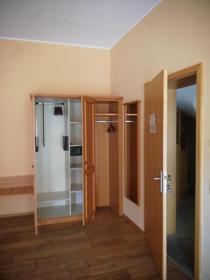 Gaestehaus Ressler Harxheim Экстерьер фото